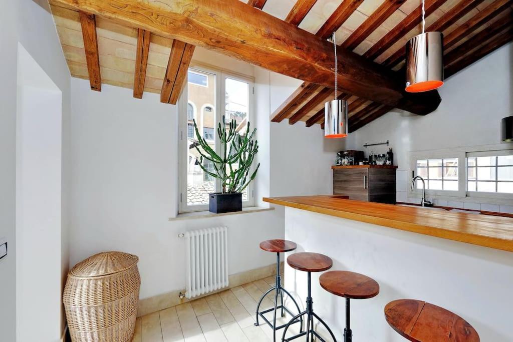 Pantheon Stylish Attic Appartement *